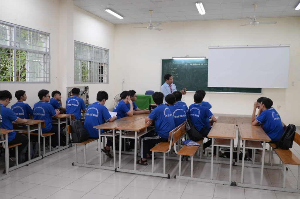 Môi trường học tập ngành Công nghệ Kỹ thuật Ô tô hiện đại tại Trường Cao đẳng Thủ Thiêm TP.HCM